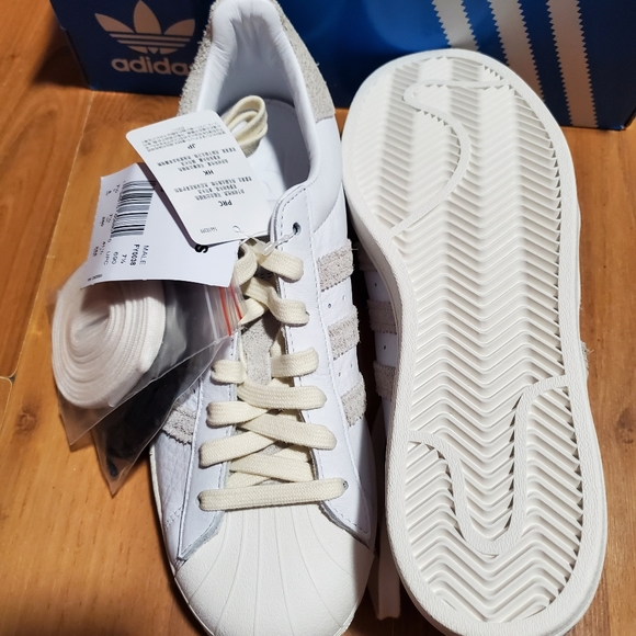 Size 7.5 men's Superstar Adidas - Picture 5 of 8